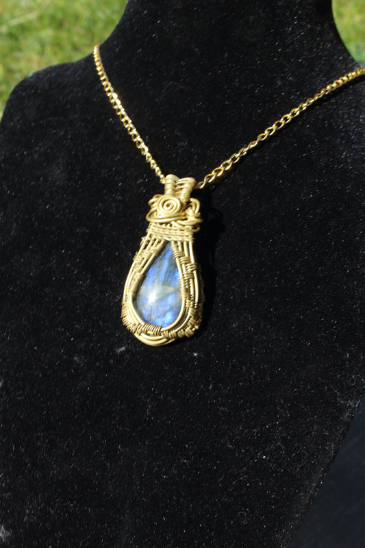 Blue Flash Labradorite Pendant