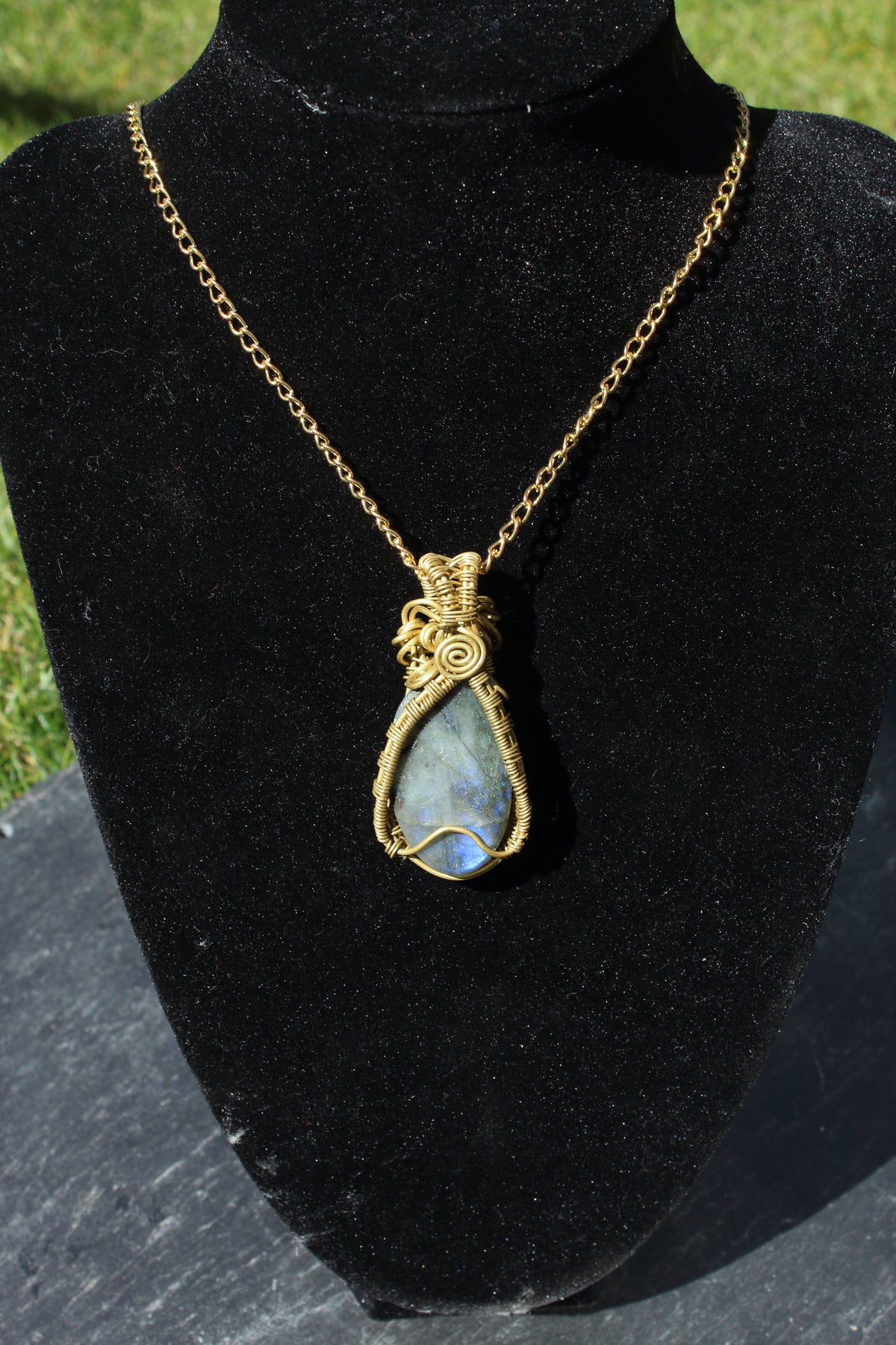 Blue Flash Labradorite Pendant