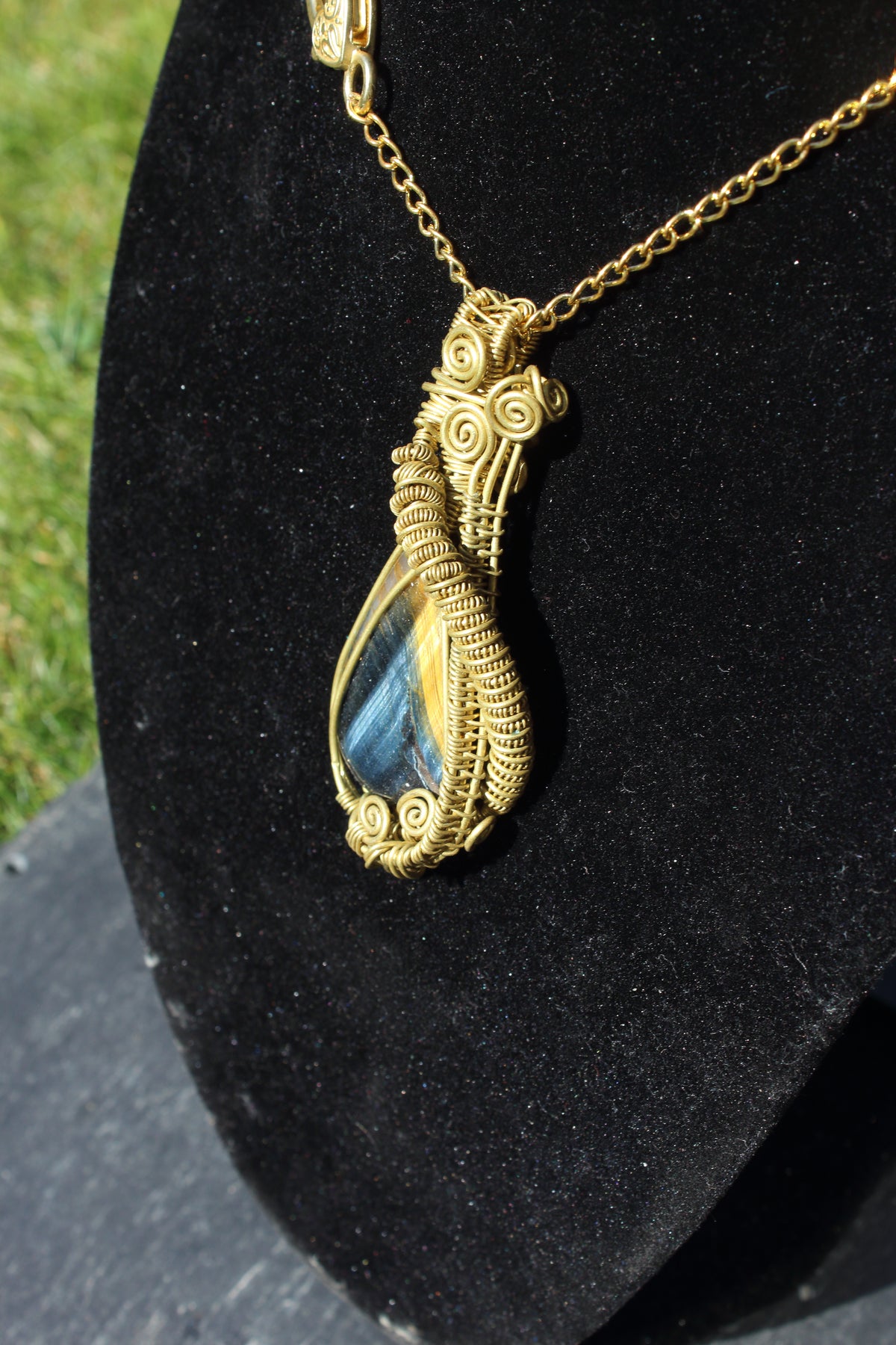 Sleek dark tigers eye necklace
