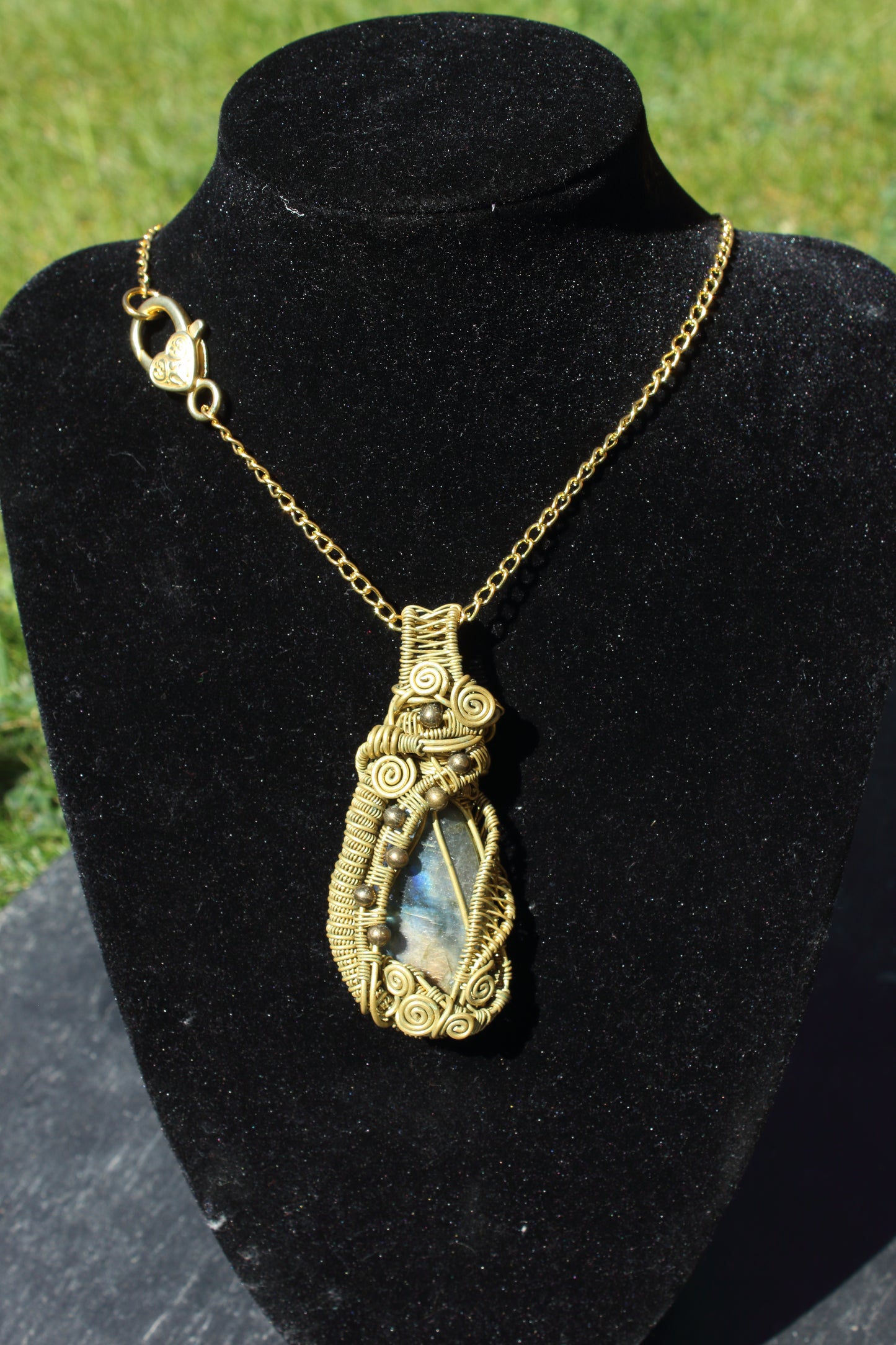 Beaded brass Labradorite Pendant