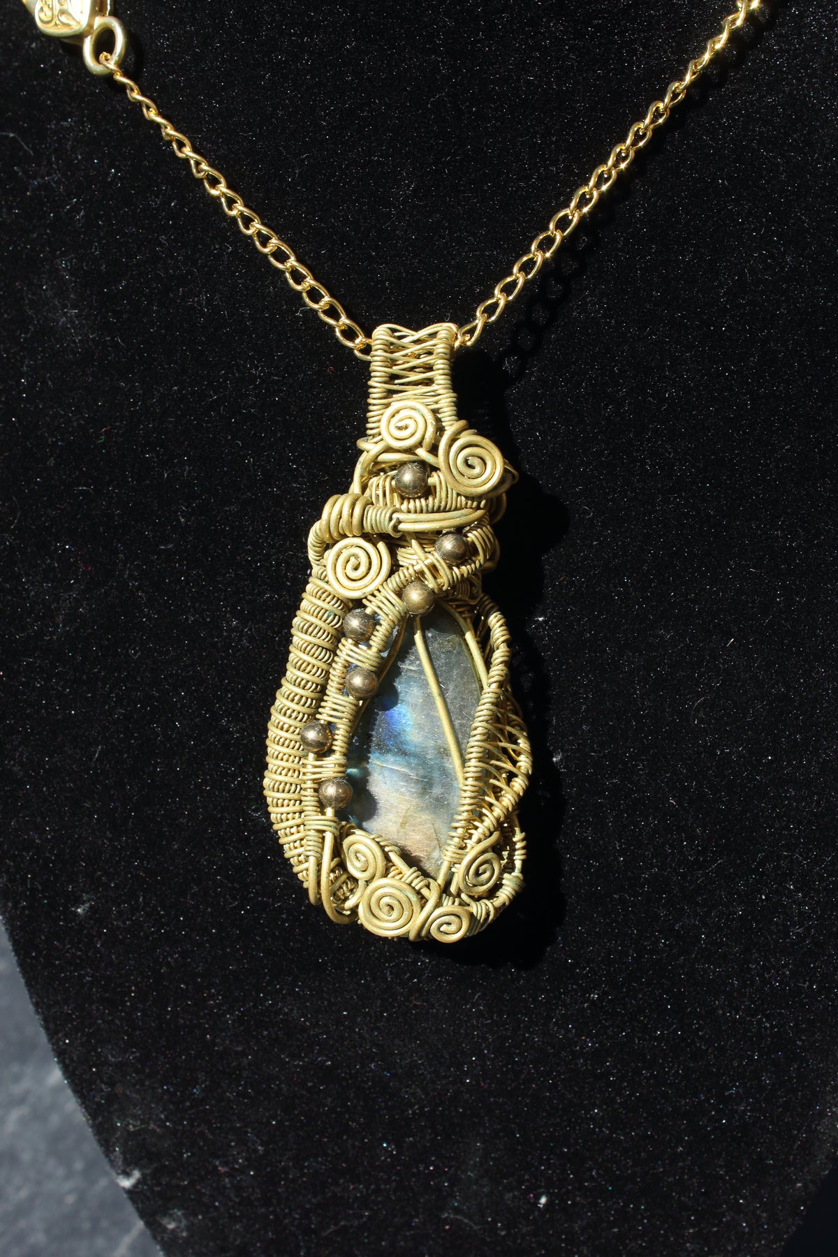 Beaded brass Labradorite Pendant
