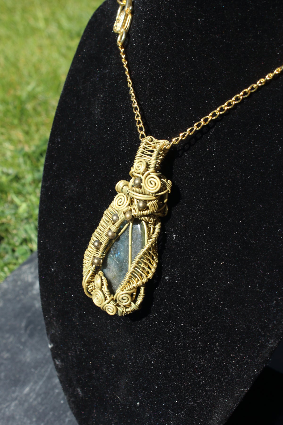 Beaded brass Labradorite Pendant