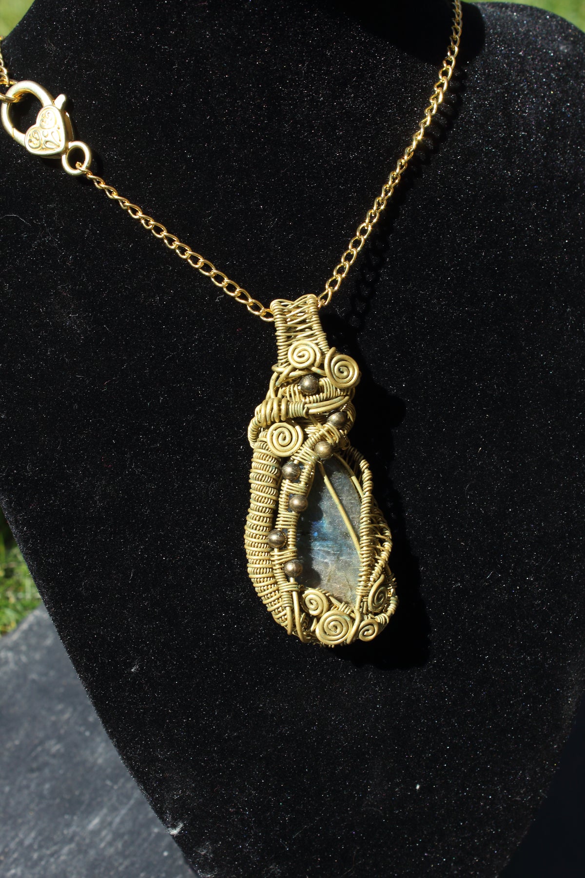 Beaded brass Labradorite Pendant