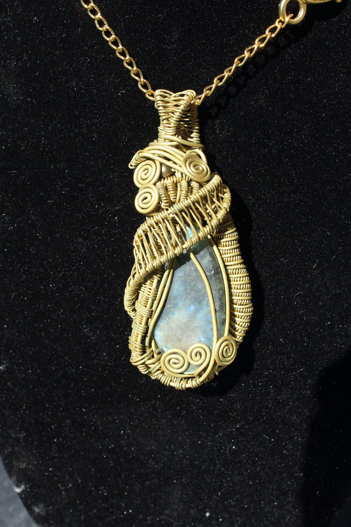 Beaded brass Labradorite Pendant