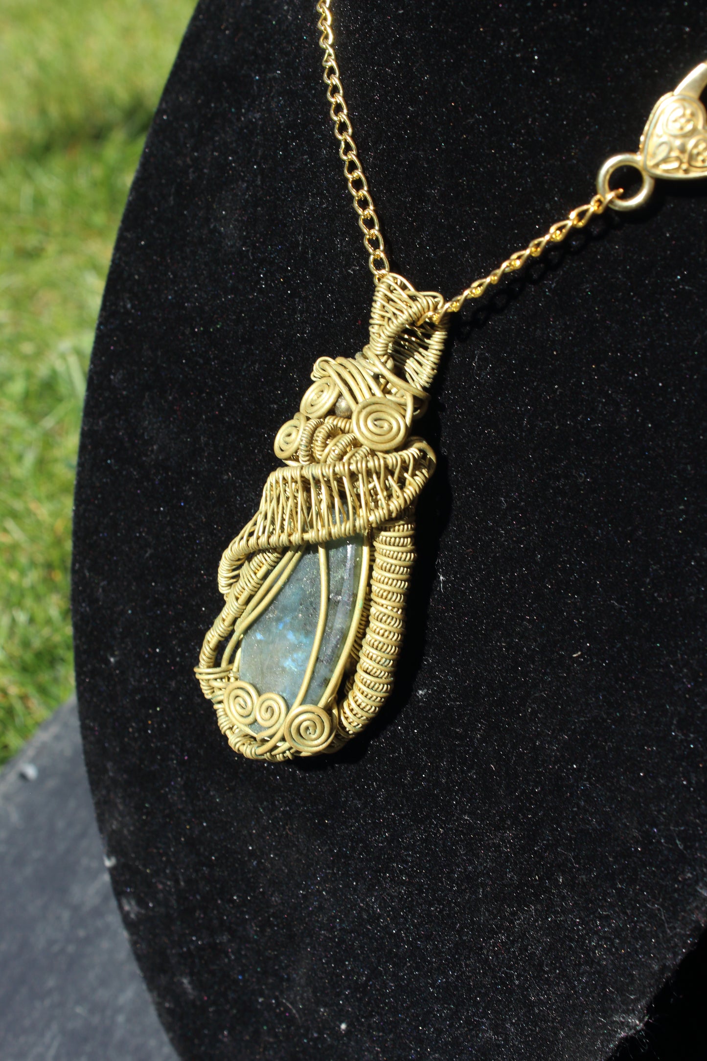 Beaded brass Labradorite Pendant