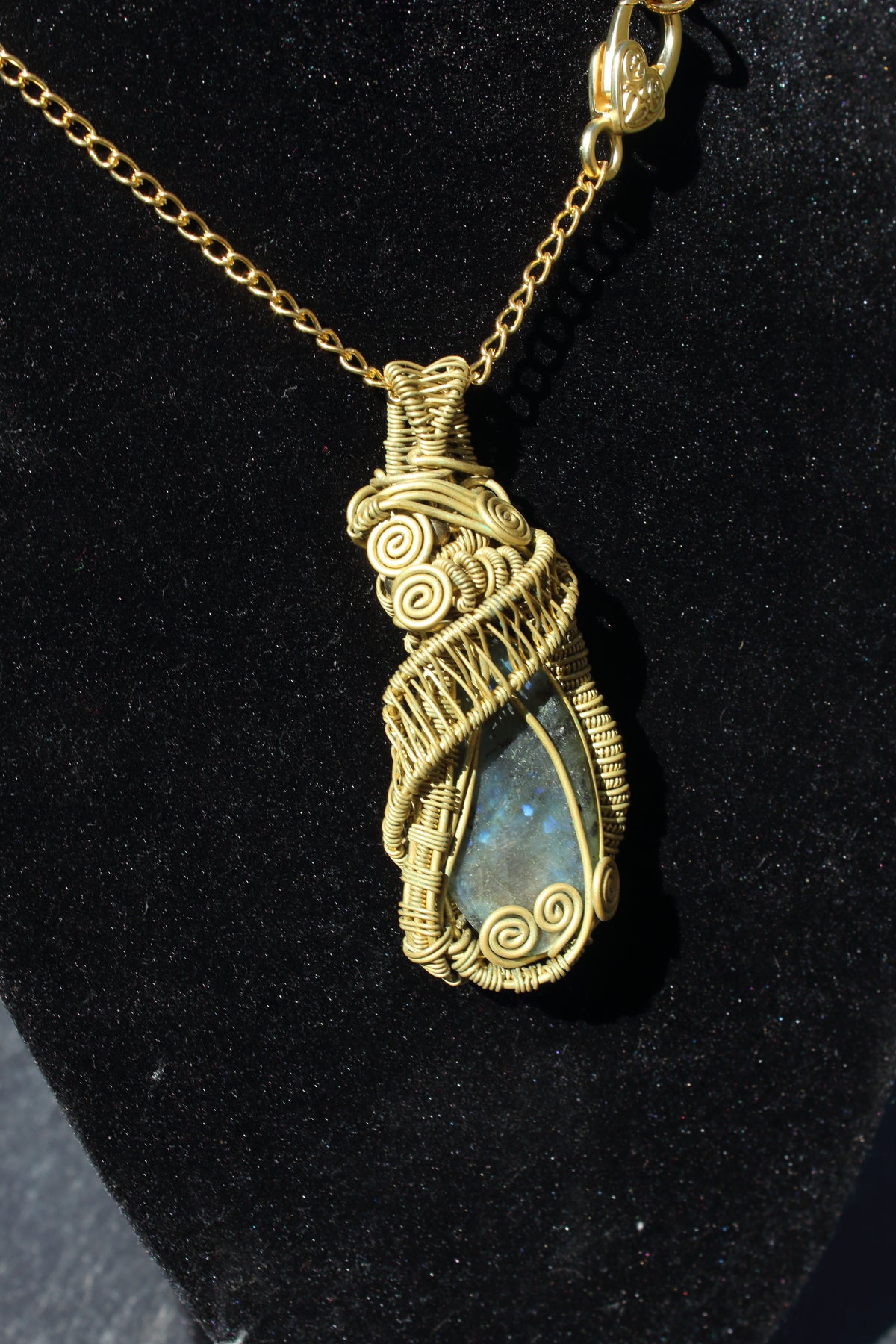 Beaded brass Labradorite Pendant